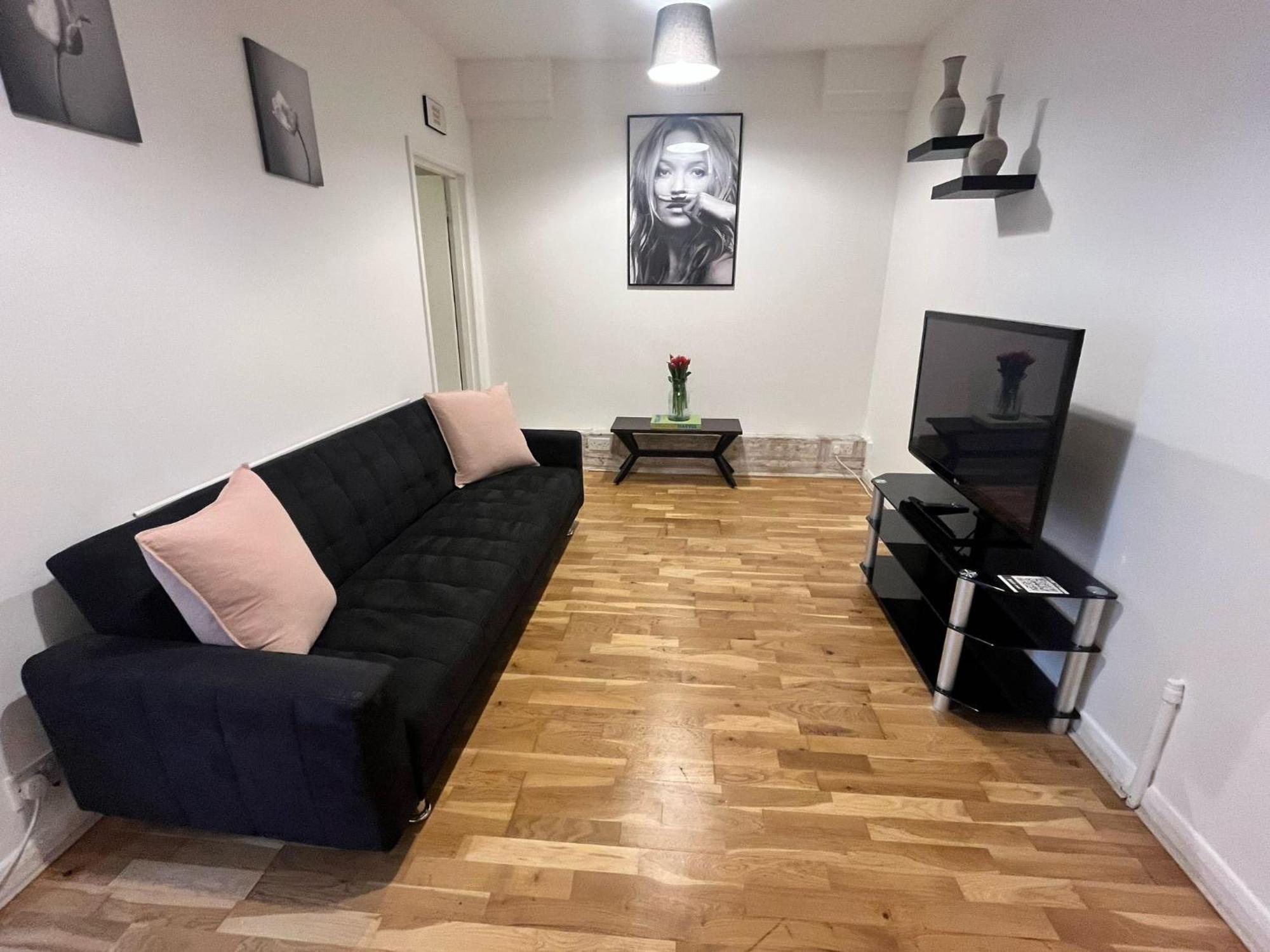 Charming 1-Bedroom Apartment Southfields, ลอนดอน ภายนอก รูปภาพ